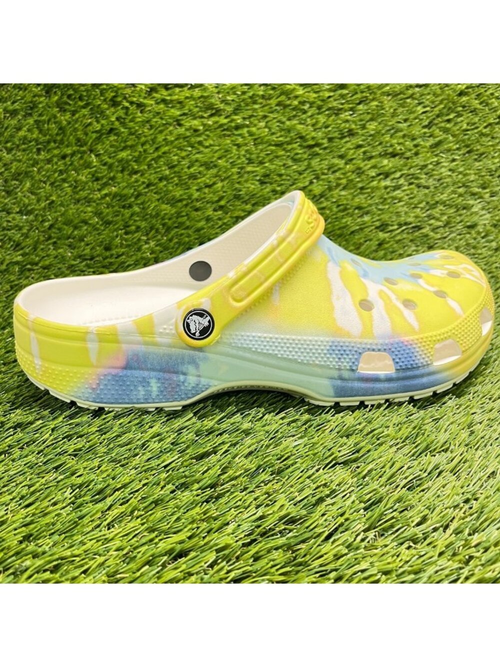 Crocs Classic Tie-Dye Graphic Clog Mens Size 11 Yellow Beach Outdoor Sandals